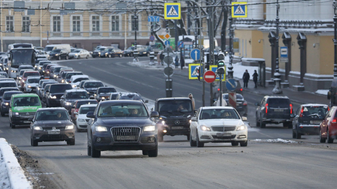 Каждая двадцатая машина на ЗСД проезжает по Шуваловской развязке